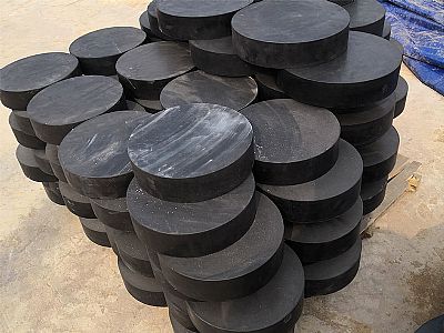 雁山区板式橡胶支座由若干层橡胶片与薄钢板经加压硫化